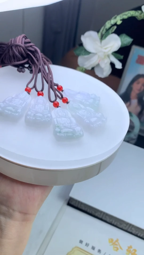 颈饰未镶嵌翡翠观音多样性发一件