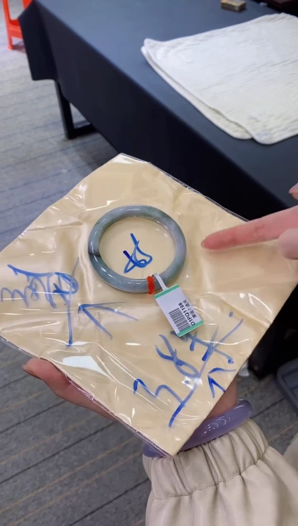 【闪购商品】翡翠手镯未镶嵌111111111