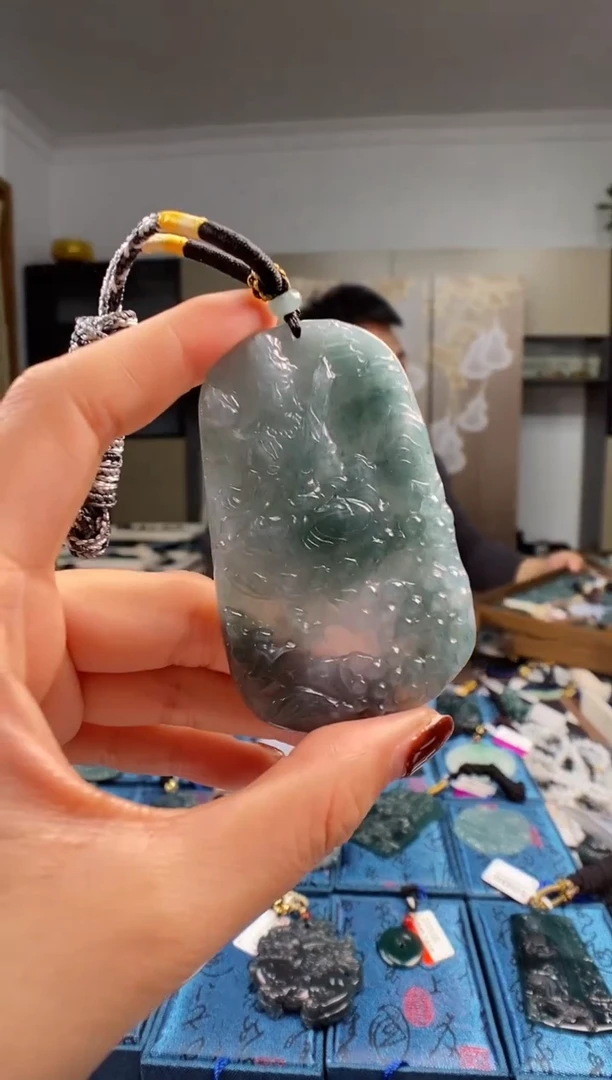 颈饰未镶嵌翡翠多样性发其一