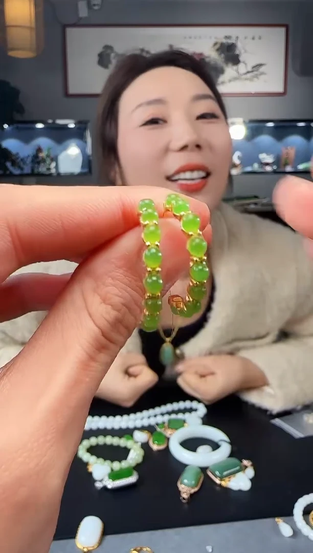 【闪购商品】和田玉耳钉银S925镶嵌1