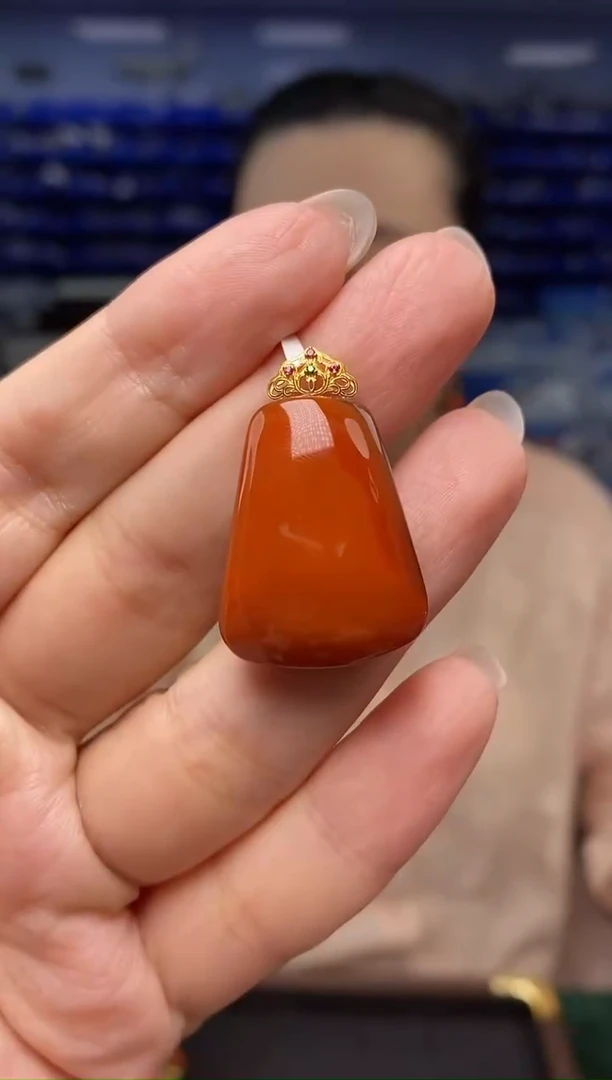 18K金镶嵌吊坠(不含链)玛瑙/玉髓G10039