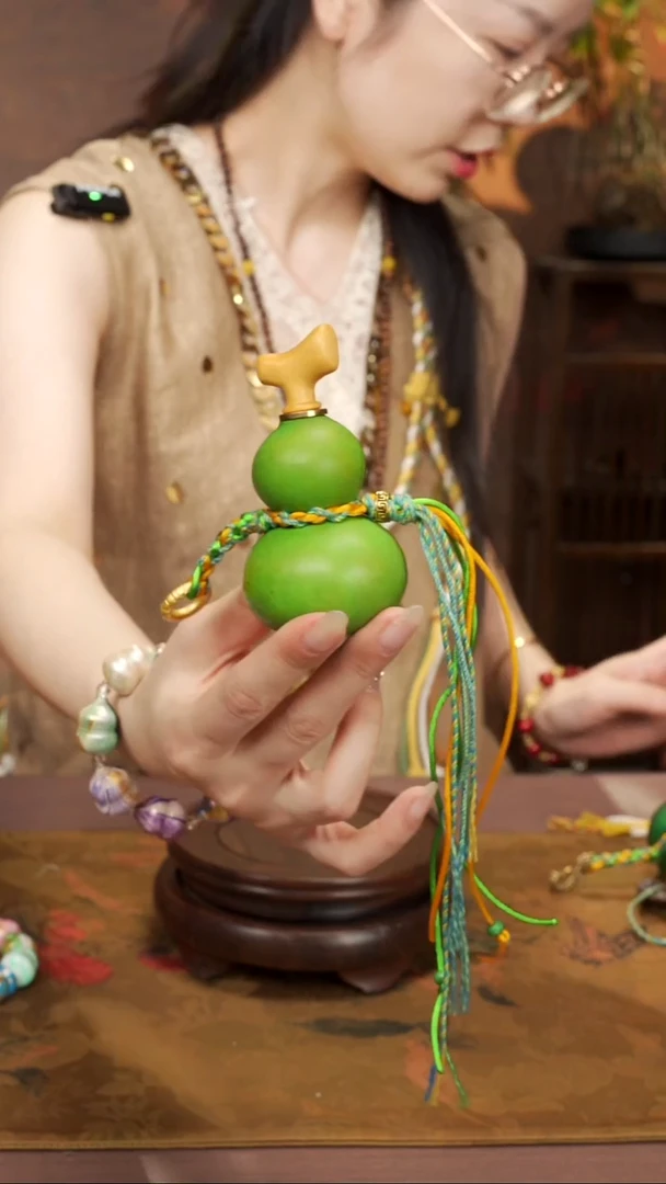 27 --大漆开口小葫芦----68