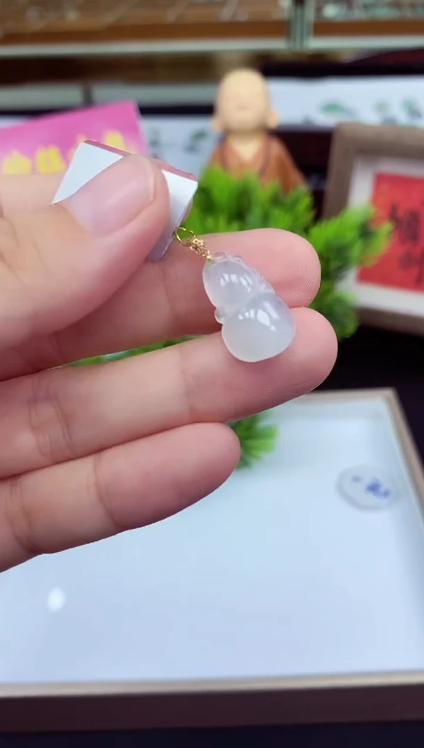 吊坠(不含链)18K金镶嵌翡翠葫芦多样性发其一@@CMT1561-2