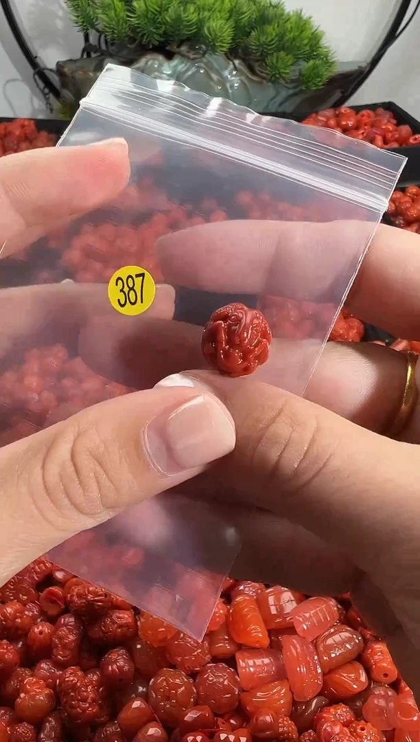 颈饰未镶嵌南红玛瑙1