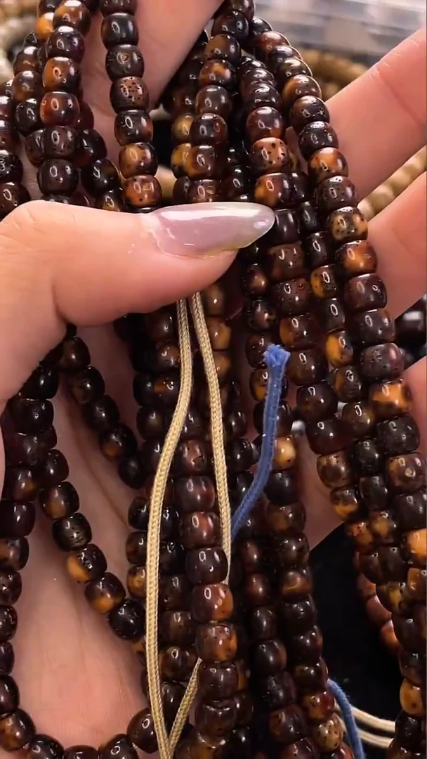 吊坠星月菩提精工级深珀花皮直切6*5长串