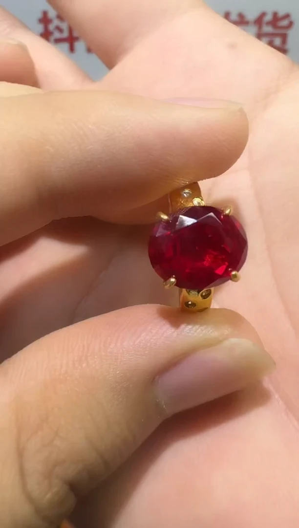 18K金镶嵌戒指红宝石2