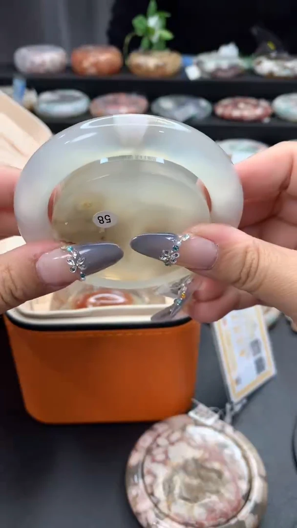 未镶嵌手镯石英质玉（59圈口）赠送镯心