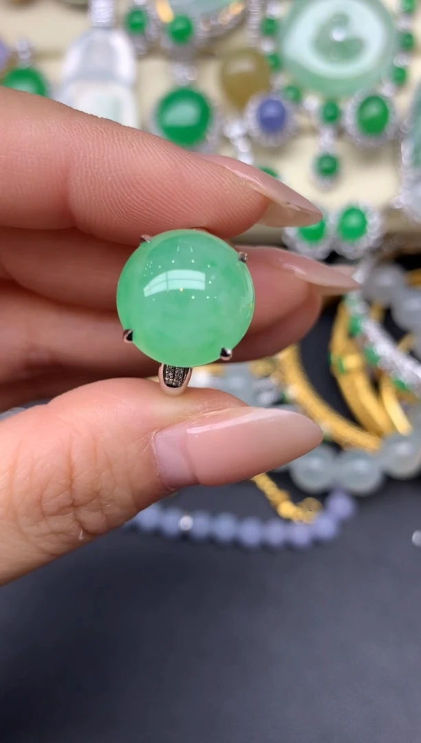 翡翠戒指18K金镶嵌300-雪姐翡翠天天见