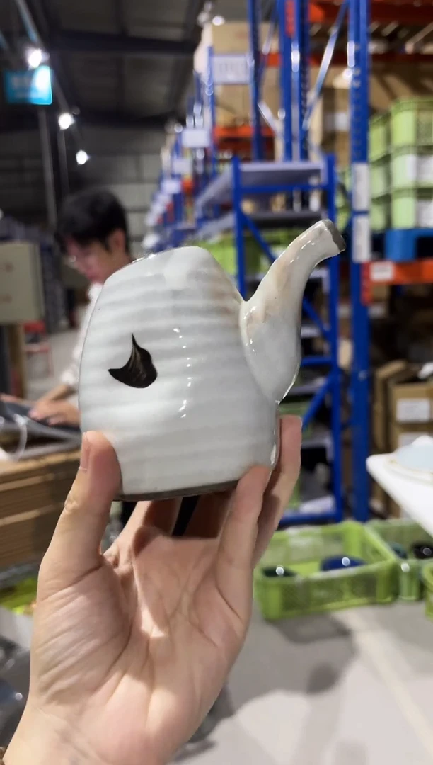 瓷粉引点彩　注器粉引点彩　注器