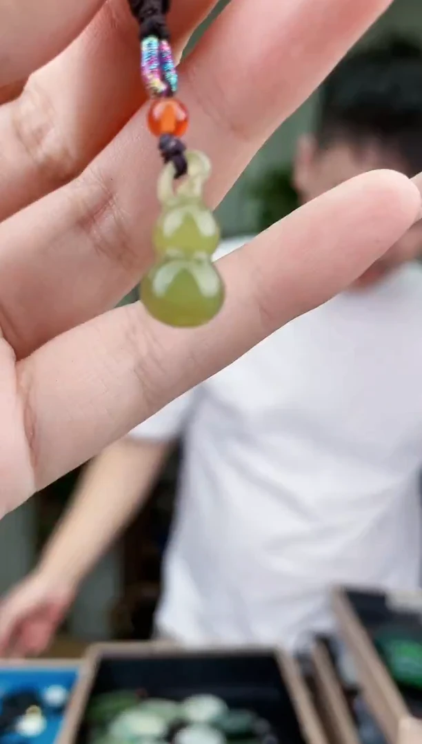 未镶嵌和田玉挂件拍一发一，多样性发货！