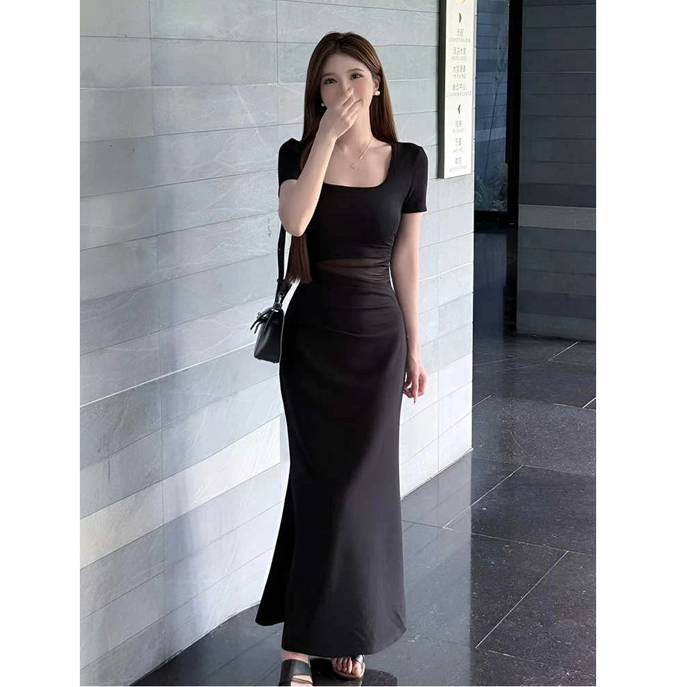 法式轻奢复古方领腰部网纱拼接连衣裙女2025新款修身设计感长裙子