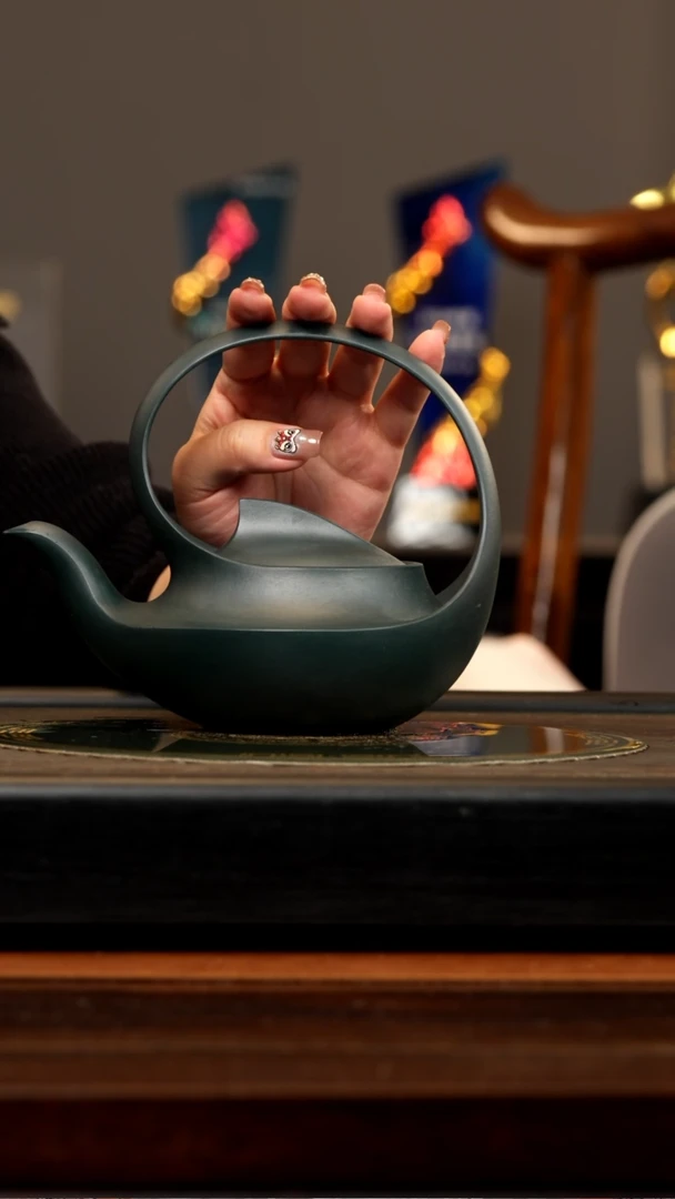 【闪购商品】紫砂茶壶YJB 绿泥 曲壶提梁 500cc