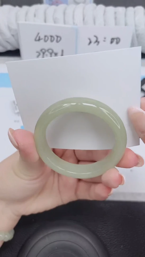 未镶嵌手镯石英质玉65-50.4