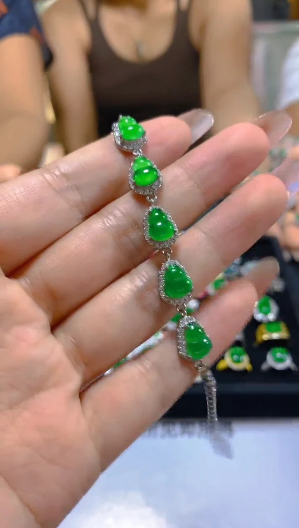 未镶嵌手链翡翠多样性发一