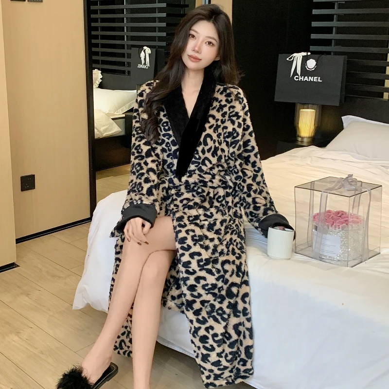 珊瑚绒豹纹睡袍女秋冬季长袖纯欲睡裙加厚绒保暖晨袍睡衣性感浴袍