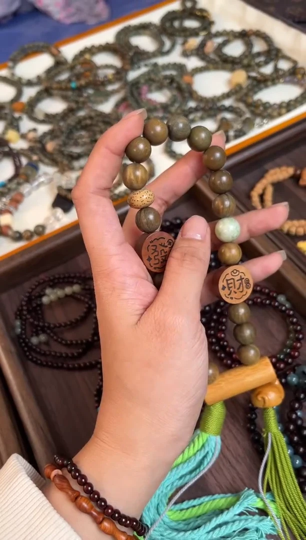 非洲檀香无事牌绿檀暴富手持