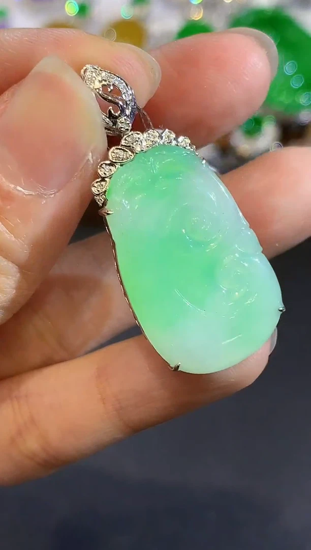 翡翠18K金镶嵌吊坠(不含链)L多样性发其一