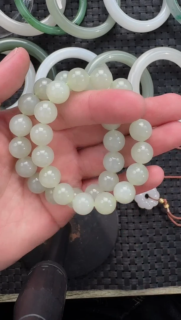 颈饰未镶嵌和田玉12mm晴水手串（多样性发货拍一发一）