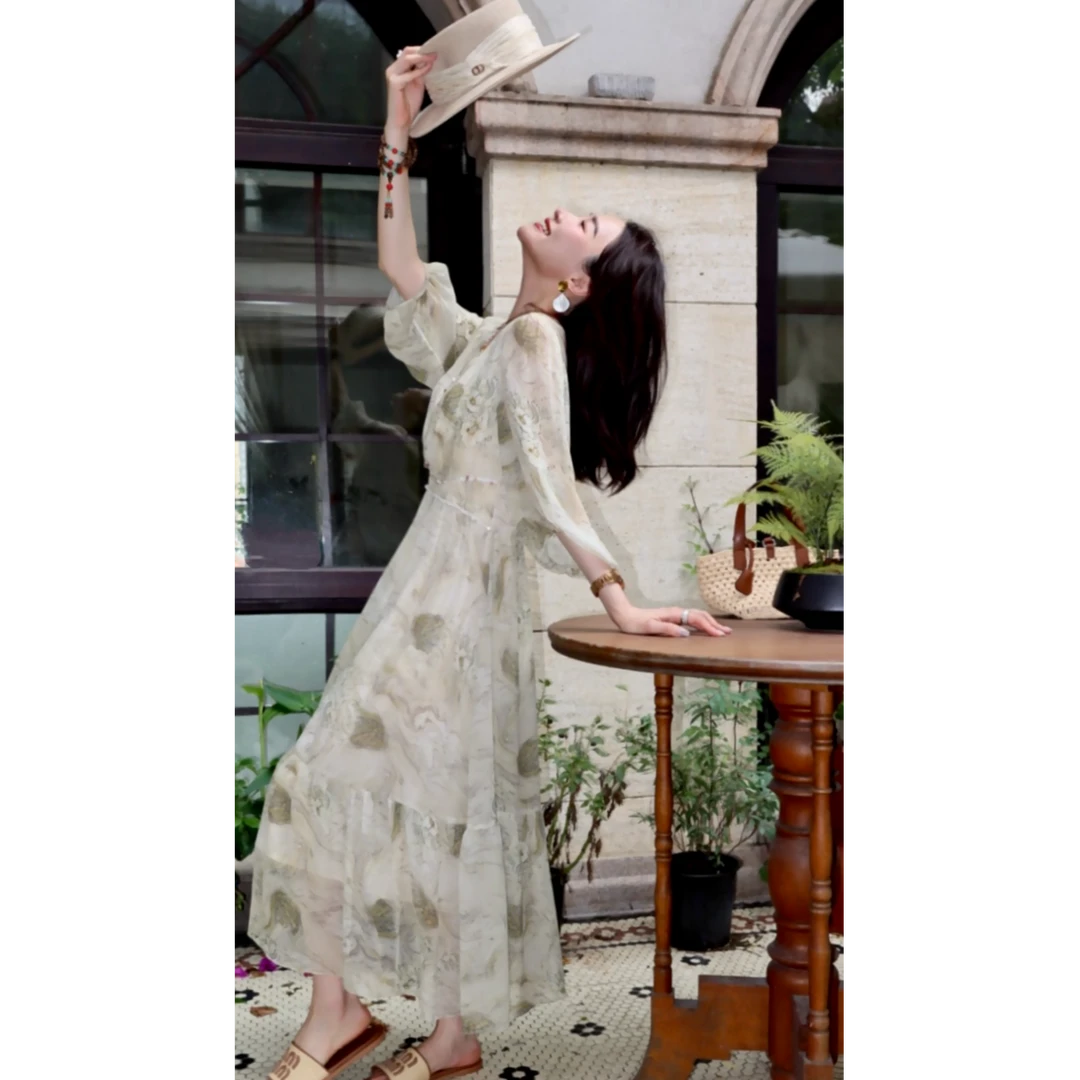 HELA AOMI“桑蚕丝100% 缪斯女神”收腰碎花V领连衣裙CY5BC01183