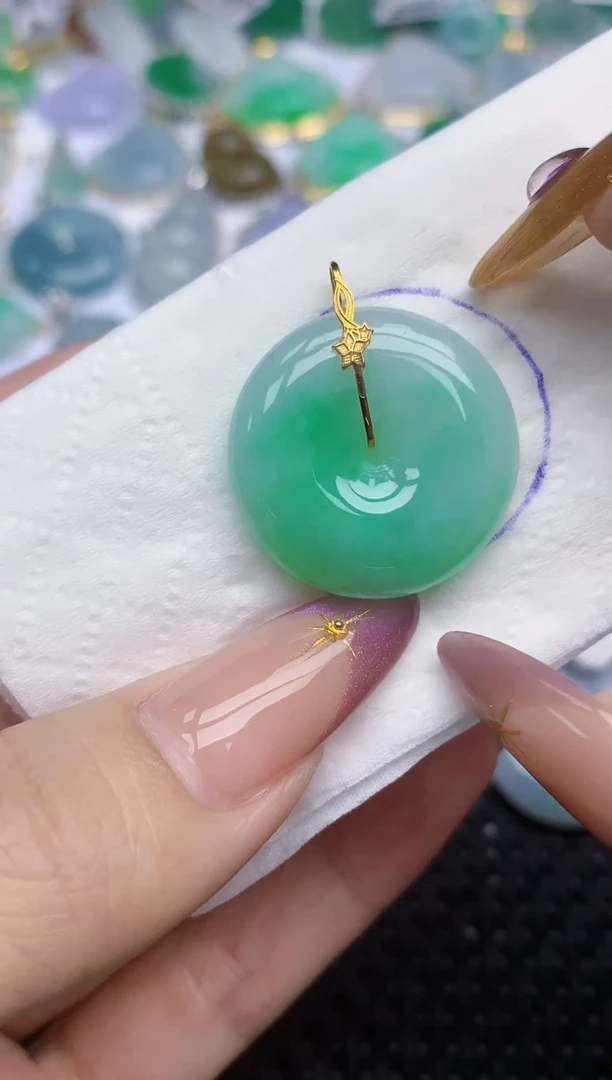 翡翠18K金镶嵌颈饰31   天然翡翠A货  百元以上9米证书费自理