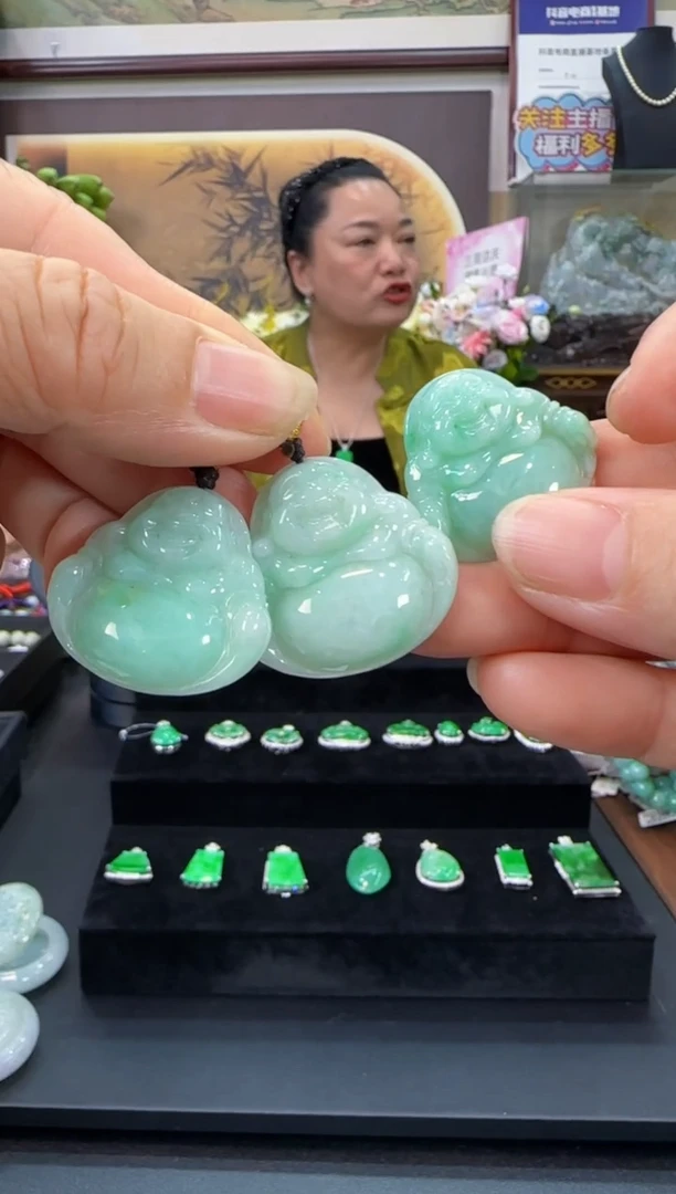 翡翠未镶嵌颈饰佛公多样性发货 福利价不退换