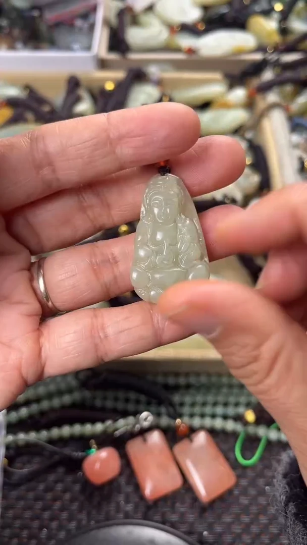 【闪购商品】和田玉颈饰未镶嵌多样性发货没有证书拍一发一有瑕