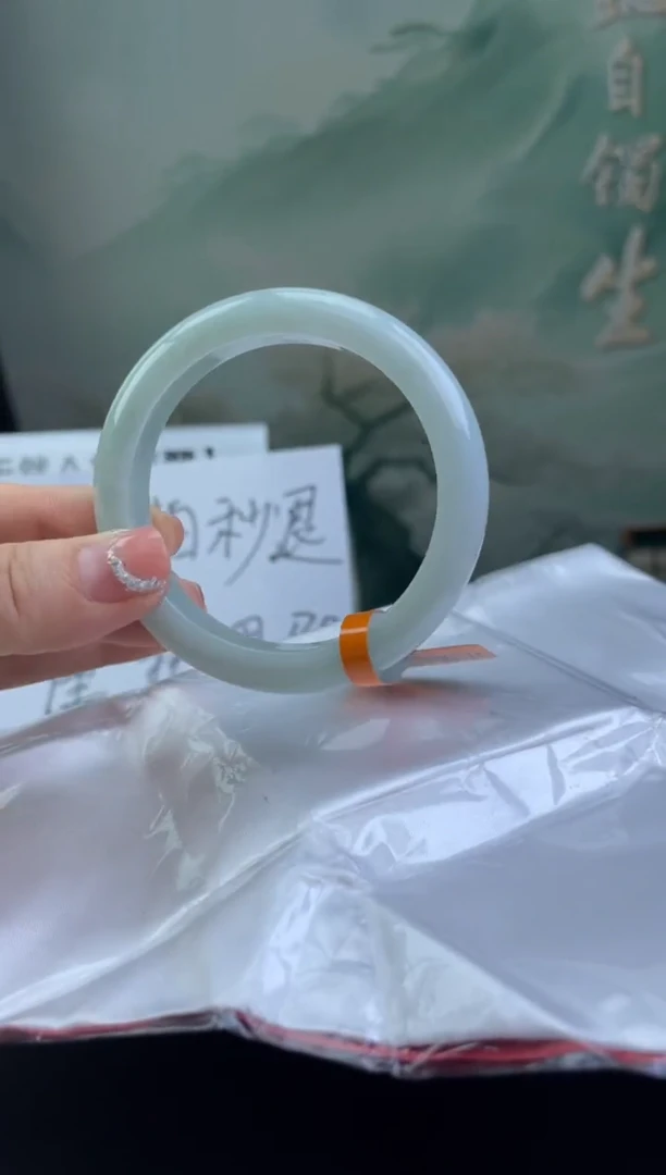 翡翠手镯未镶嵌17翡翠手镯