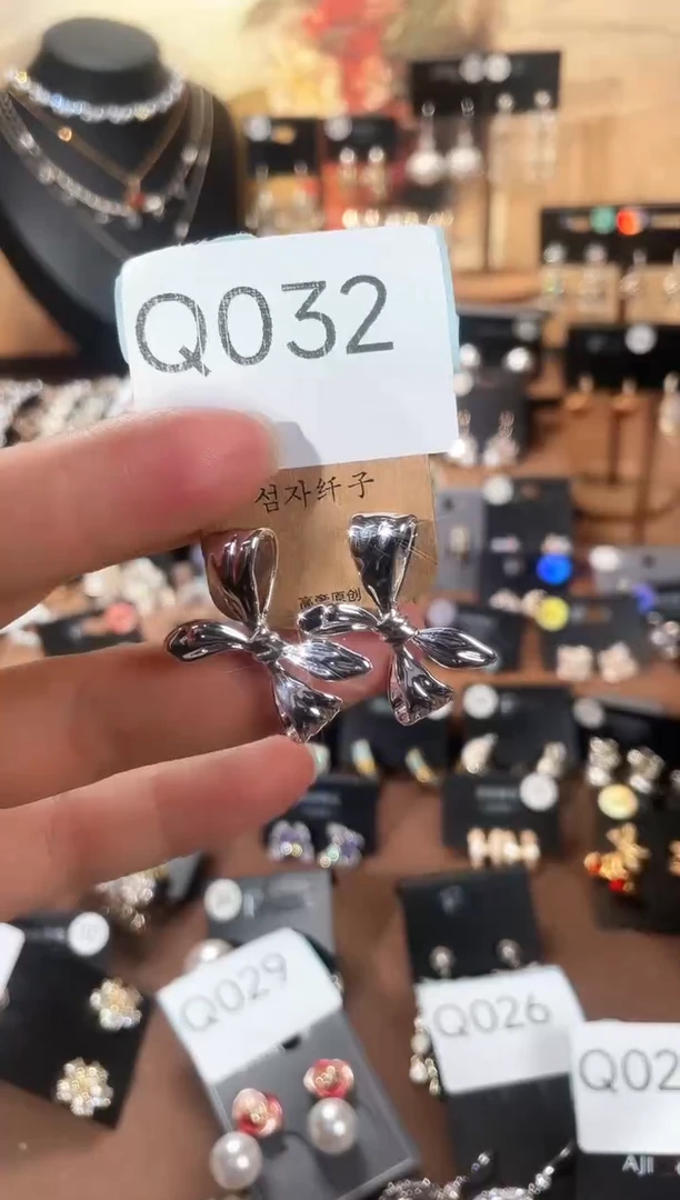 合金925银锆石Q032