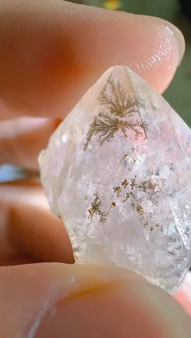 未镶嵌珠宝半成品水晶牙**压毛毛，水晶