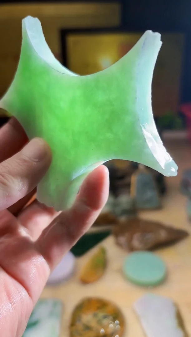 翡翠挂件未镶嵌A货张麦8778