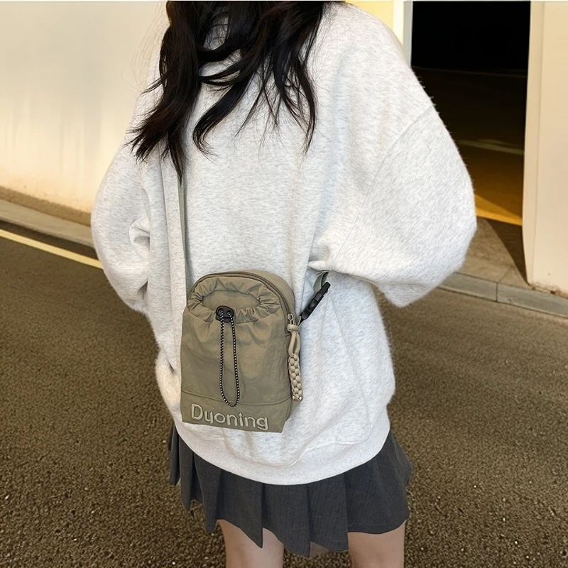 手机小包布时尚简约休闲单肩包2025新款斜挎水壶包散步轻便款挎包