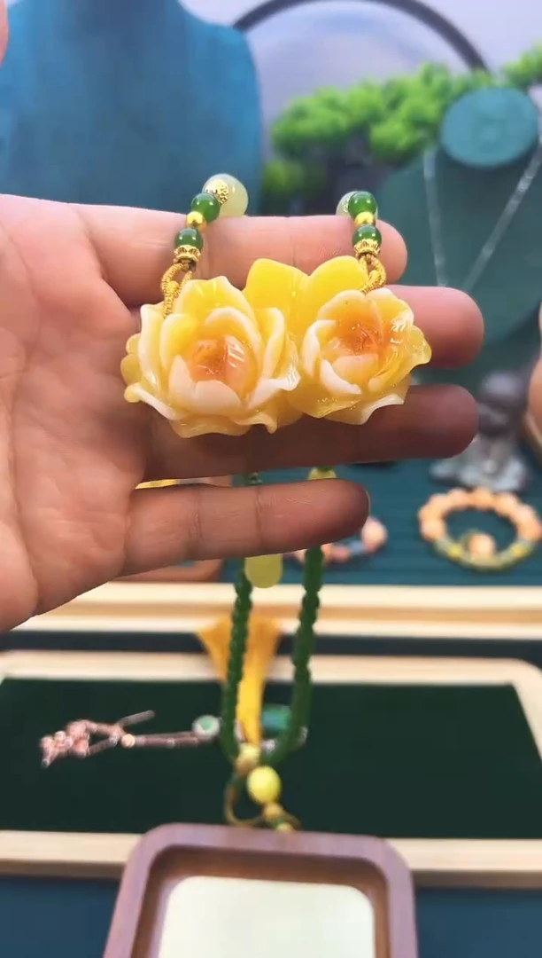 14K金镶嵌颈饰蜜蜡X803