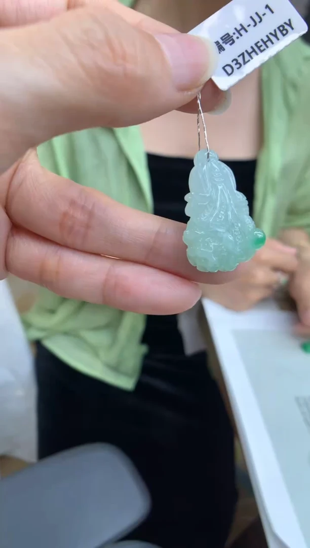 翡翠未镶嵌颈饰白菜