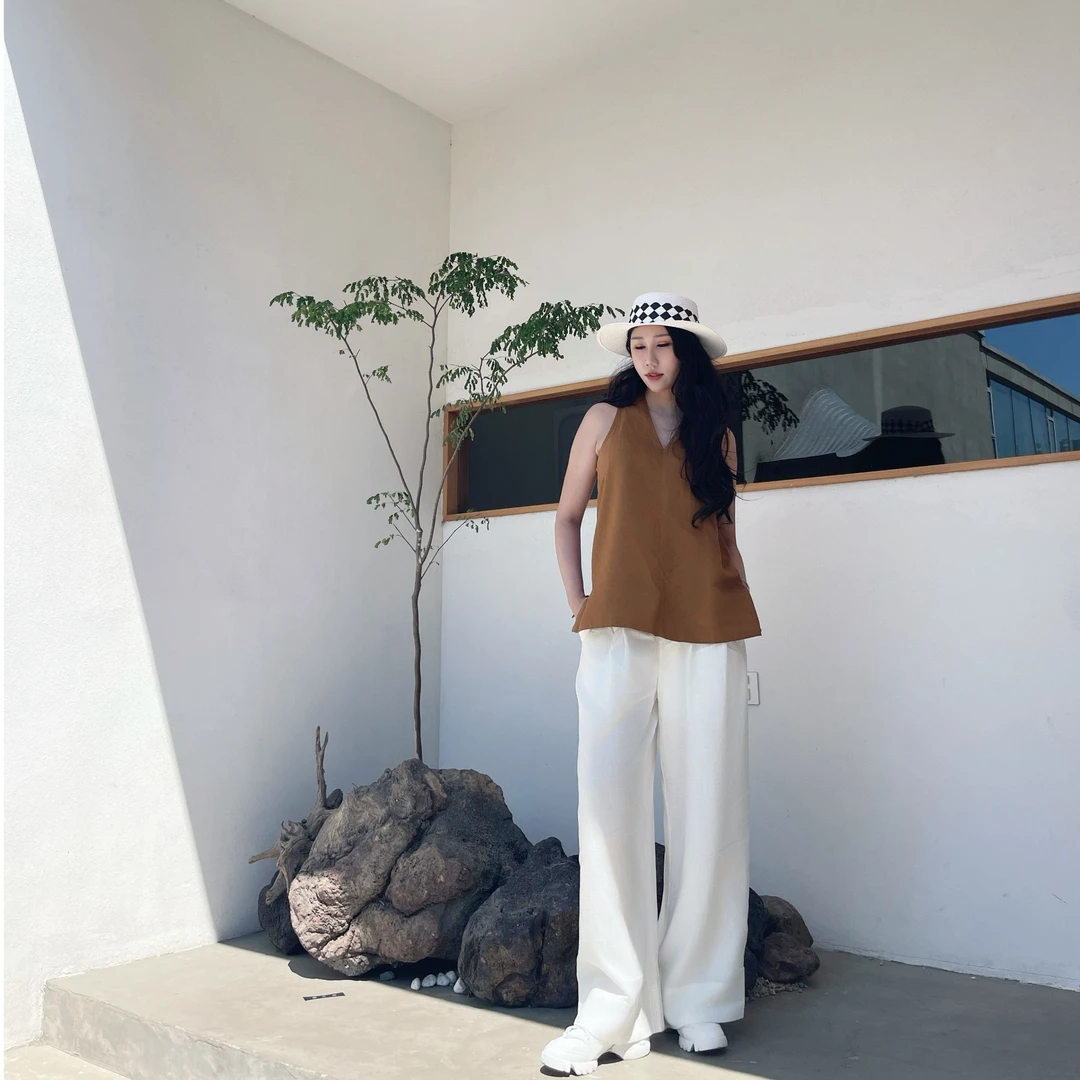 【云语风轻】背心V领百搭时尚宽松无袖上衣夏季亚麻新款老钱风