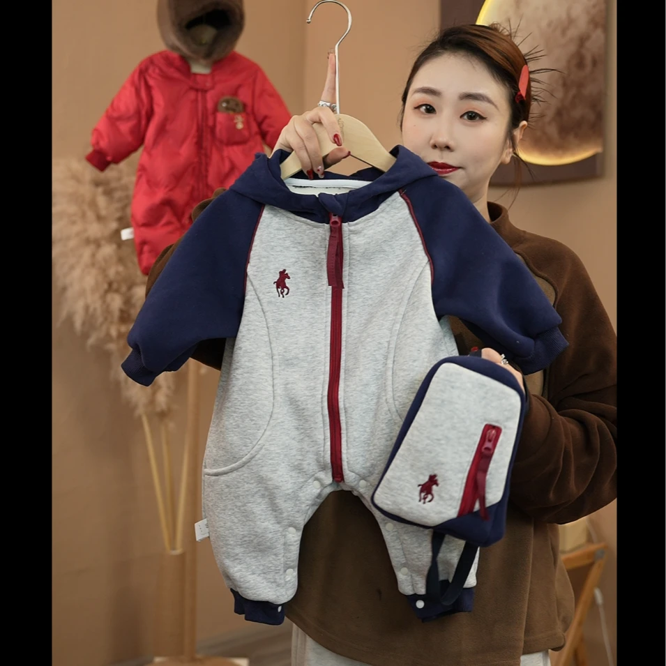 2025春款男宝宝衣服新生婴儿连体衣加绒保暖洋气幼儿哈衣春季爬服