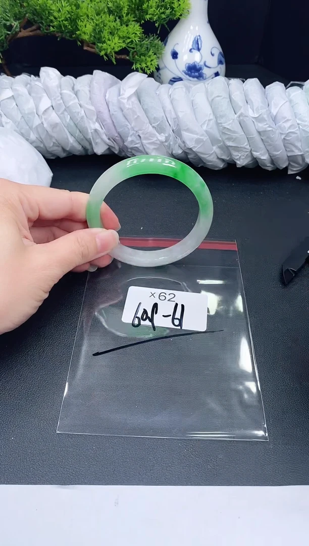 未镶嵌手镯翡翠62
