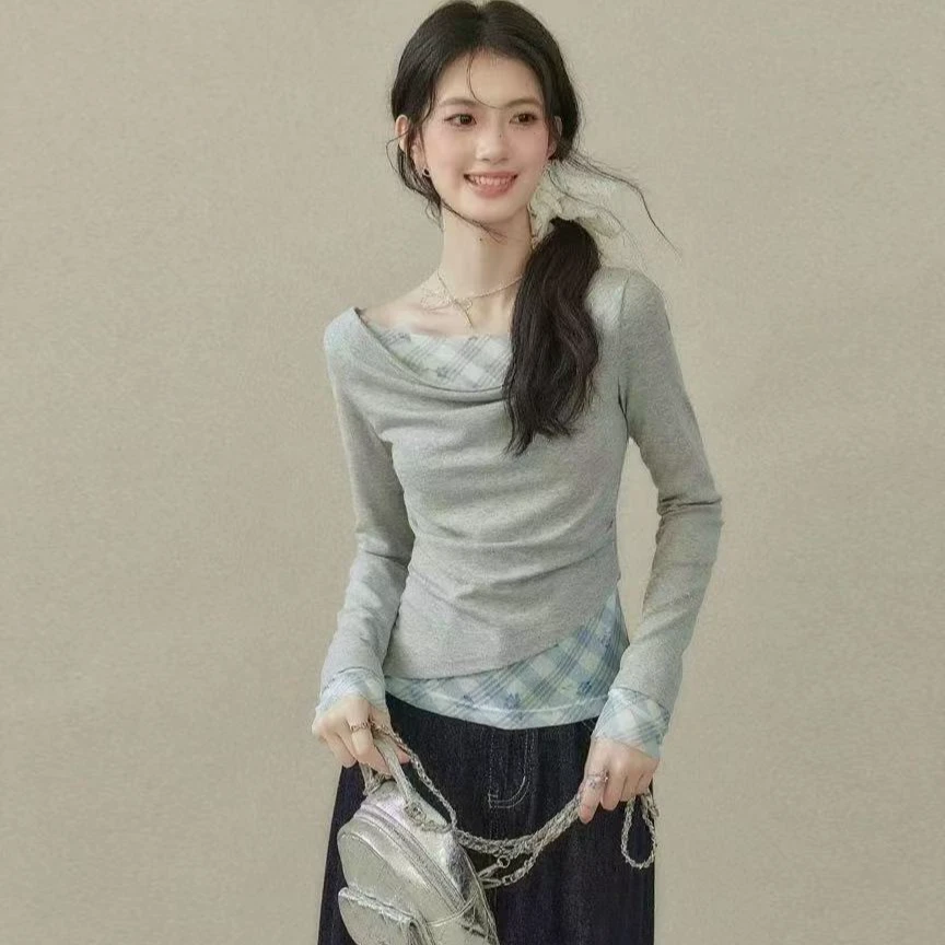 《花季风铃》斜肩格纹拼接灰色长袖t恤女春秋设计感露肩上衣