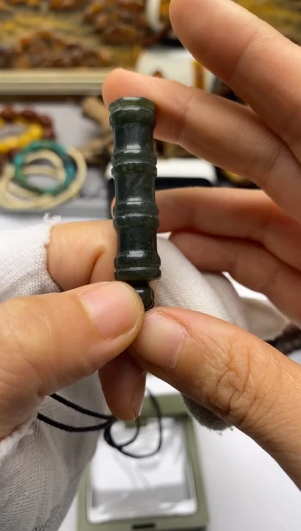 吊坠(赠链)未镶嵌和田玉竹节