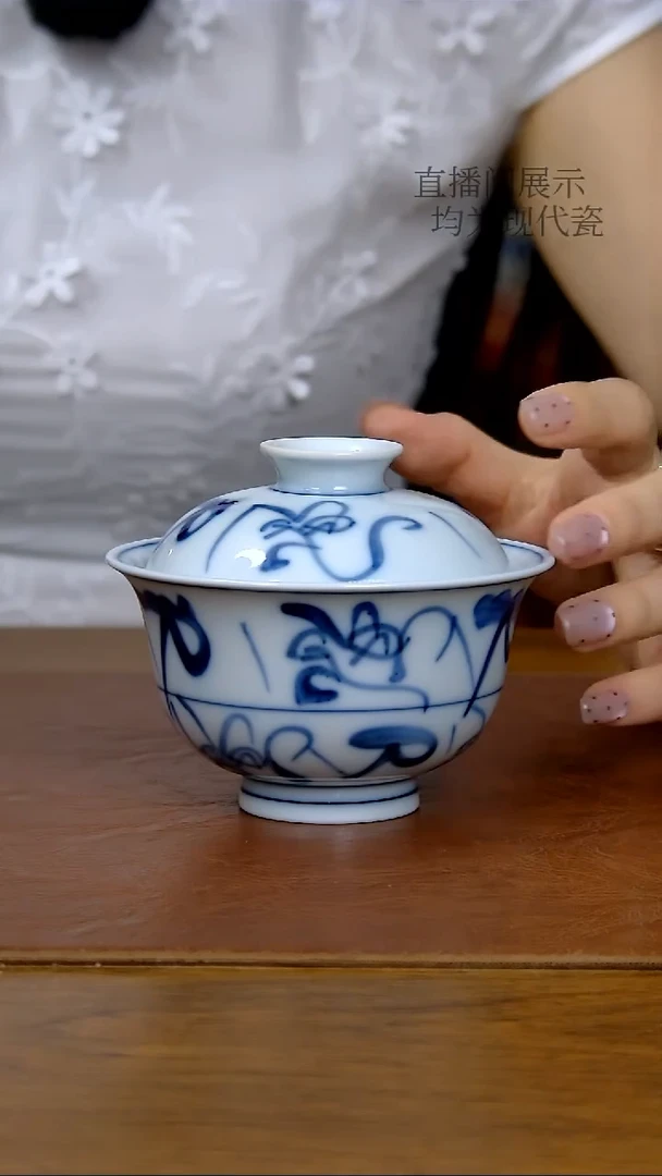 陶瓷茶花纹马蹄两才盖碗（柴窑）