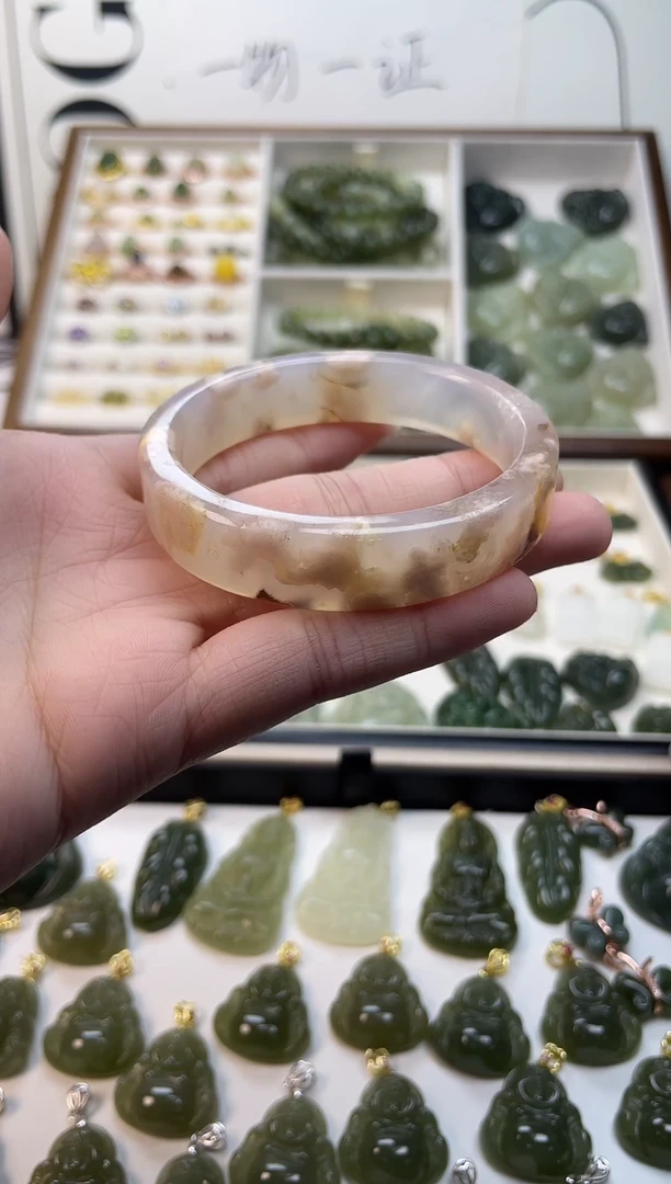 手镯玛瑙/玉髓未镶嵌 手镯 玛瑙/玉髓 未镶嵌