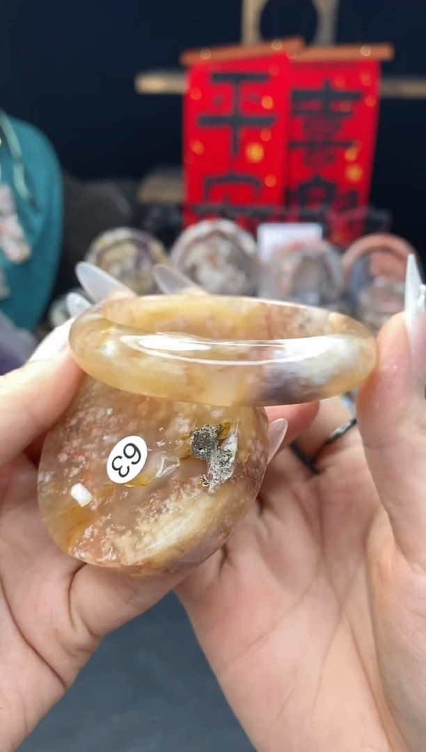 【闪购商品】石英质玉手镯（圆镯）未镶嵌54