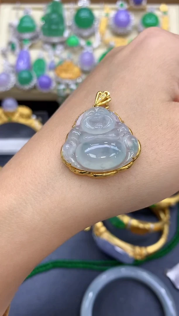翡翠18K金镶嵌颈饰明*397-中国好珍宝