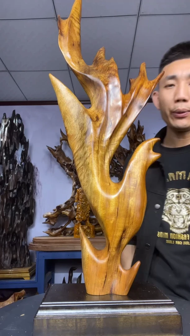 金丝楠木雕款人****见金丝楠木工艺品摆件