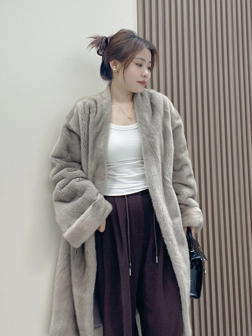 梵琴黛进口丹麦皇冠短二小母貂整貂长款V领挽袖时尚气质水貂外套