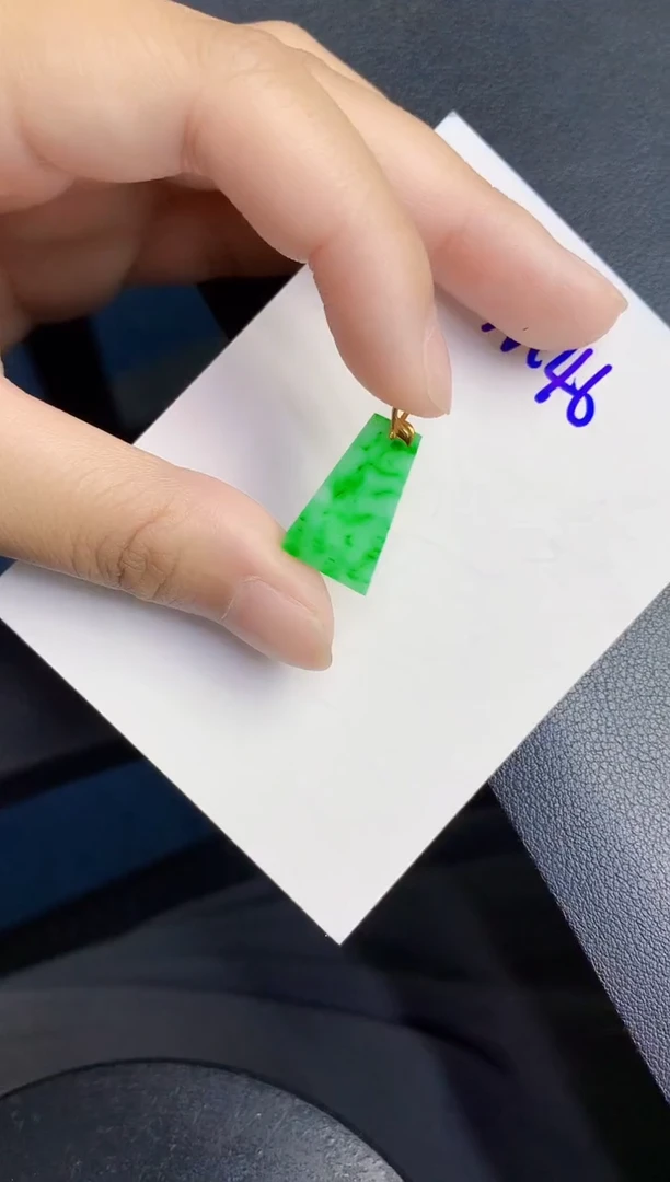 翡翠18K金镶嵌颈饰天然缅甸A货翡翠