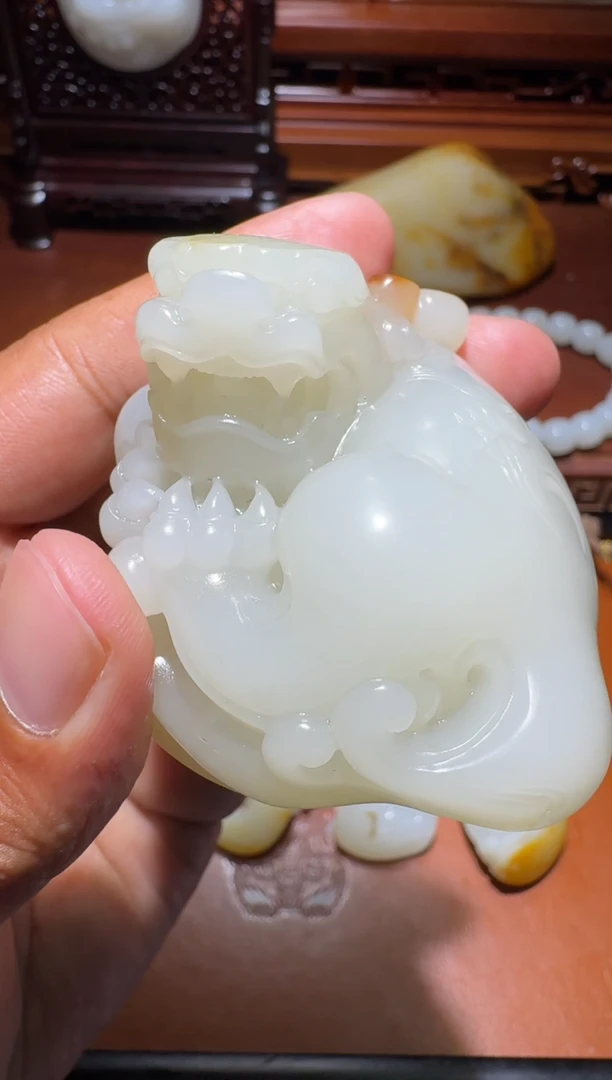 和田玉未镶嵌颈饰貔貅