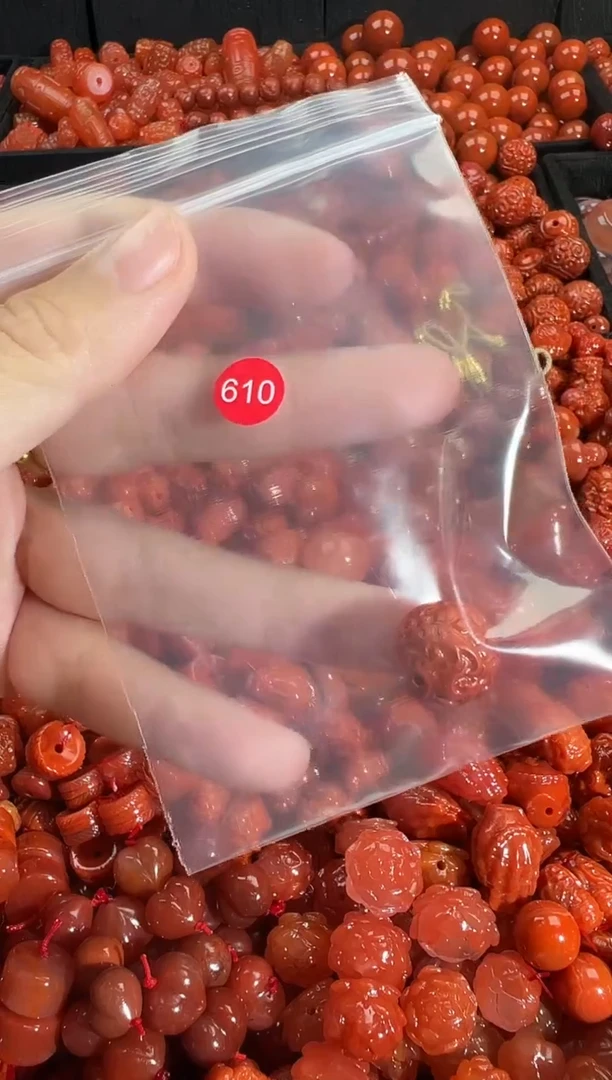 颈饰未镶嵌南红玛瑙1