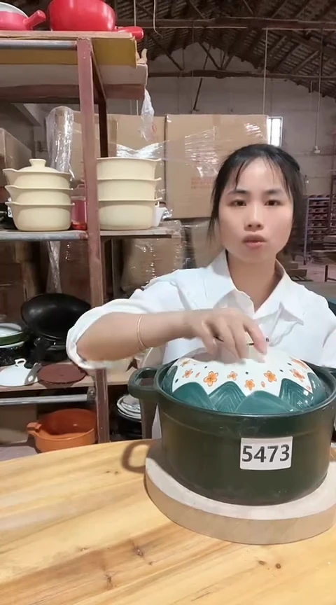 陶5473瑕疵3.5绿锅带盖不圆