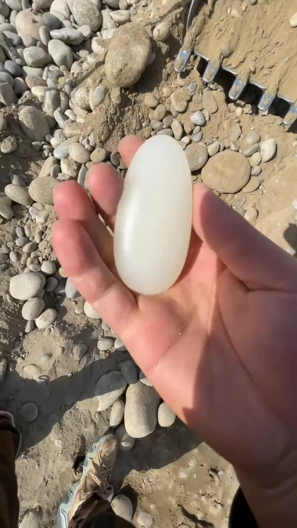 颈饰未镶嵌和田玉（糖玉）001