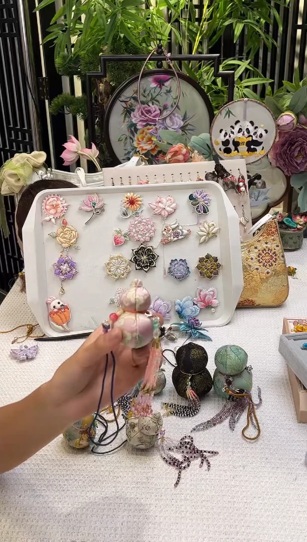织绣每****白非遗绒花手工饰品